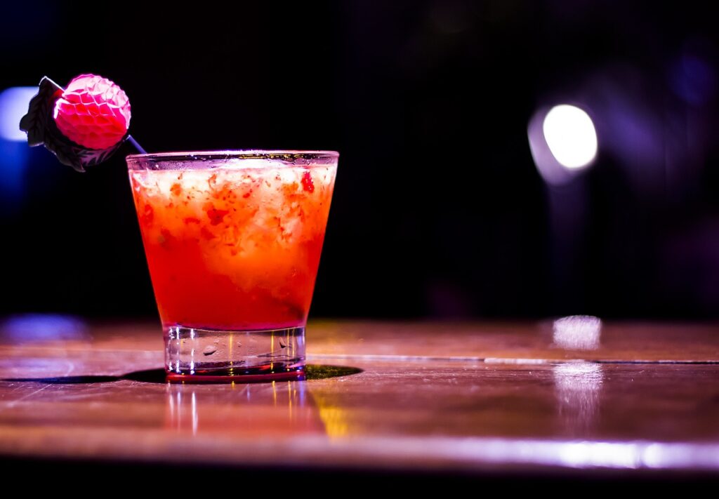 pub, drink, cocktail-2339180.jpg